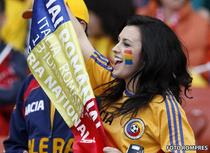 Galerie FOTO: Suporterii romani, explozie galbena pe stadion