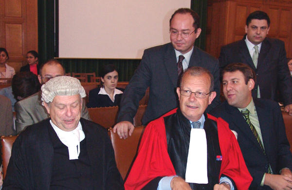 Aurescu si o parte din echipa Romaniei