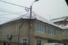 Cu stalpul prin acoperis