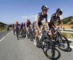 Andy Schleck (stanga), exclus din "La Vuelta"