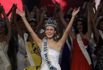 Miss World 2010, americanca Alexandria Mills, ar putea fi detronata dupa aparitia unor fotografii in care apare goala