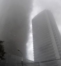 FOTOGALERIE Incendiu la turnurile gemene din Hanoi
