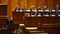 Fotogalerie: Guvernul Ungureanu a fost investit de Parlament