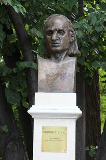 Monument Grigore Vieru_2