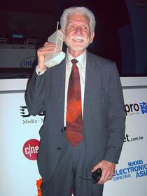 Martin Cooper si Motorola DynaTAC