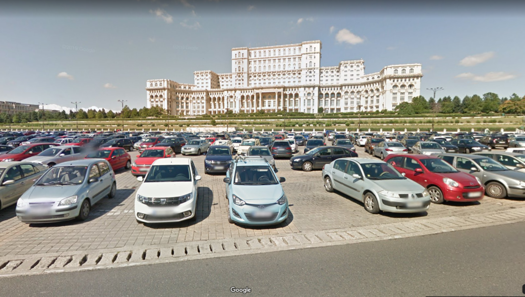 O parte din parcarea din Piața Constituției din Capitală va fi