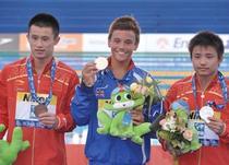 Tom Daley (in mijloc), Bo Qiu (stanga), Luxin Zhou (dreapta).