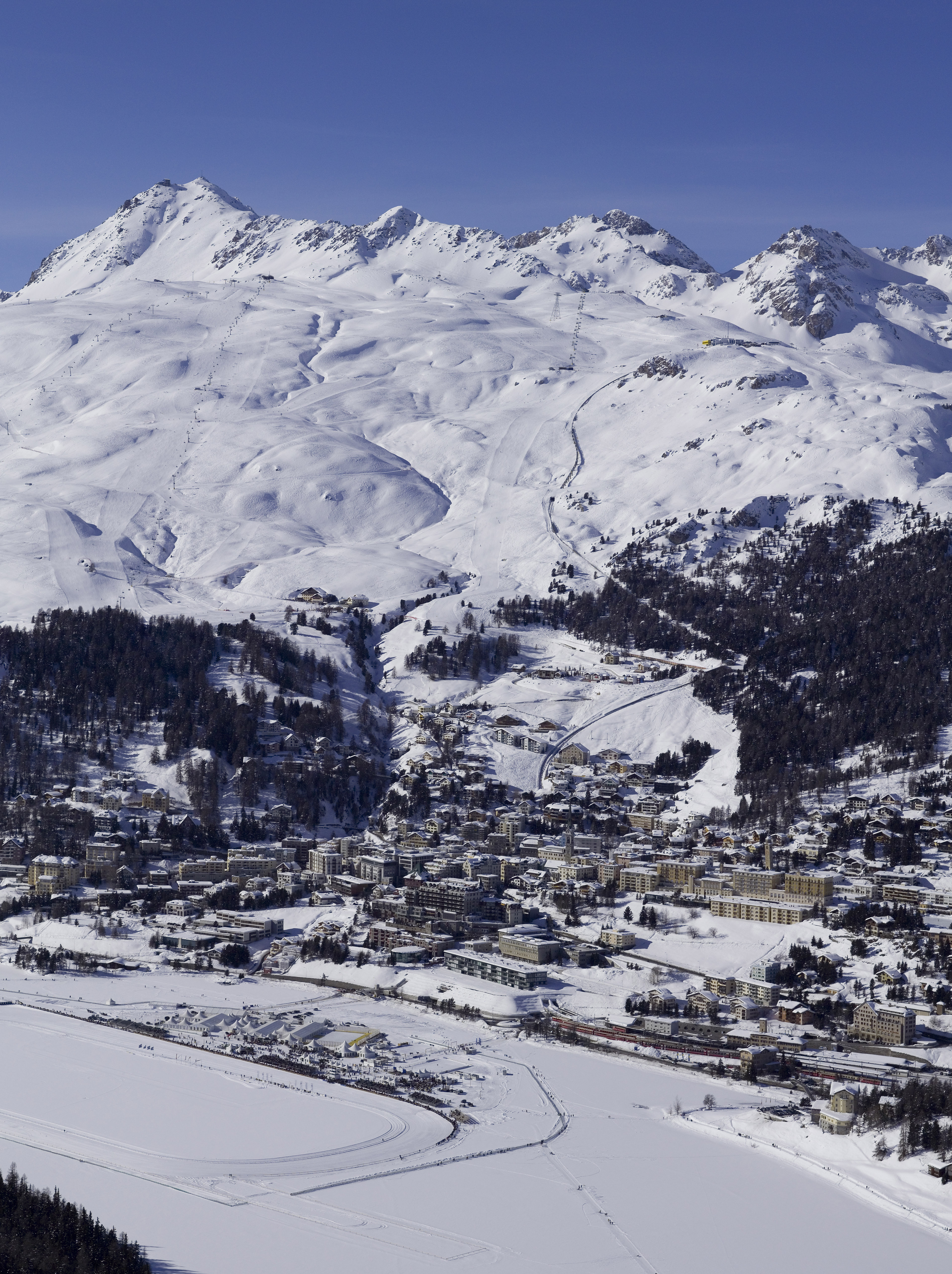 Швейцария из минска. St.Moritz (Сант-Мориц) в Швейцарии. Сен Морис Швейцария. Moritz горы. Горы курорт.