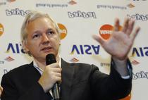 Julian Assange la conferinta de presa din 24 octombrie