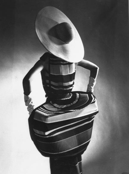 Gjon Mili, T. Norell, Spring Fashions, Mushroom pleats, 1955 