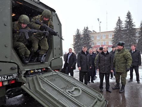 Putin in inspectie la o unitate militara