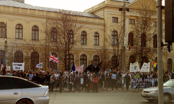 Protest: "Stiinta nu moare!"