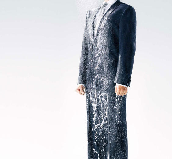 Shower Clean Suit promite o intretinere extrem de simpla datorita amestecului de materiale din care este realizata tesatura
