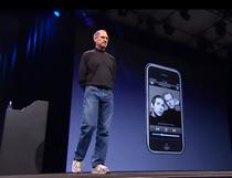 Steve Jobs la lansarea primului iPhone