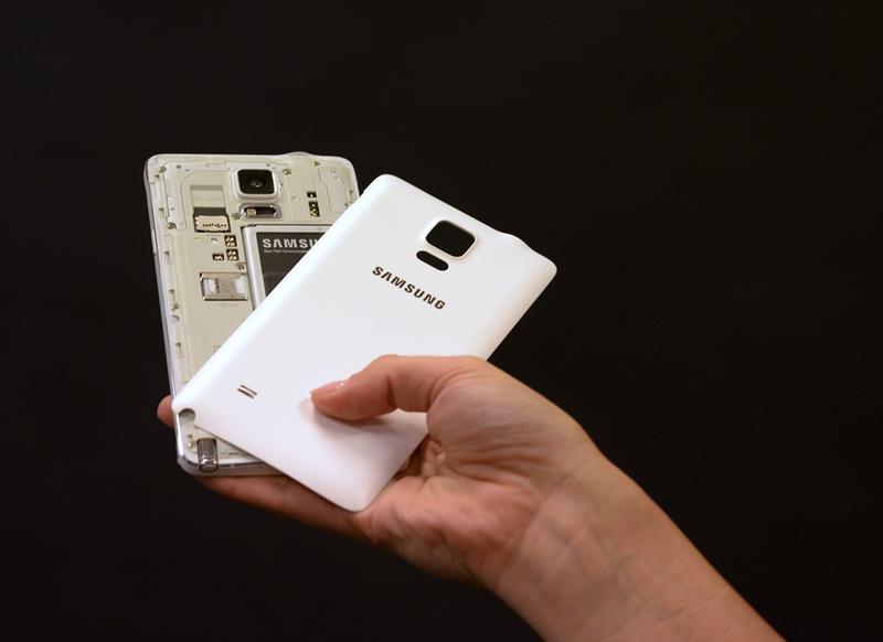 privacy shipbuilding wood REVIEW Samsung Galaxy Note 4 - HotNews.ro