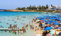 Nu orice plaja din Grecia are nisip fin si apa azurie