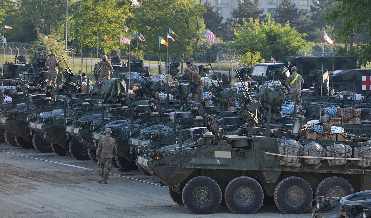 Молдавия нато входит или нет. Колонна техники НАТО В Молдове. Военная колонна НАТО В Румынии. Румыния и Приднестровье. Армия Румынии 2023.
