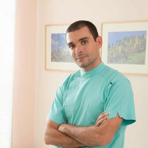 Dr. Razvan Staicu