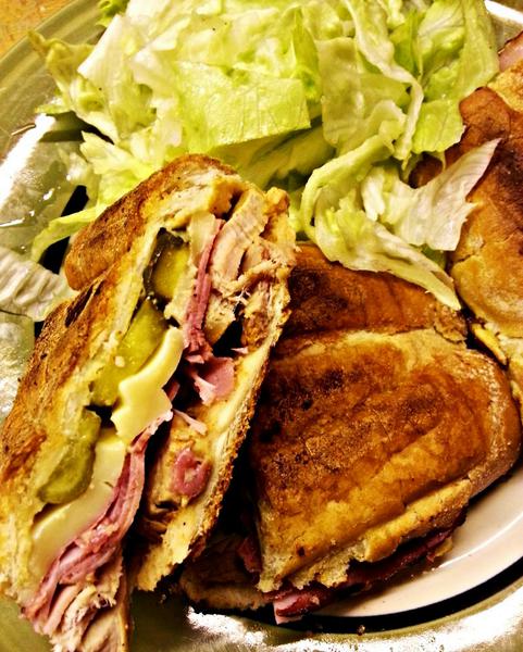 Sandwich cubanez