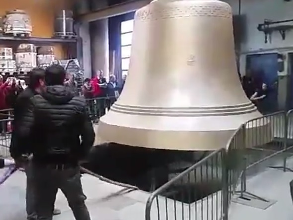 tenacious Rank Glamor VIDEO Povestea clopotului cel mare care va suna in Catedrala Mantuirii  Neamului, un clopot al recordurilor - HotNews.ro
