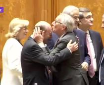 Juncker l-a pupat pe cap pe Basescu