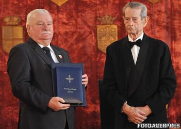 27 Regele Mihai l-a decorat pe Lech Walesa nov 2014 ultimele aparitii publice