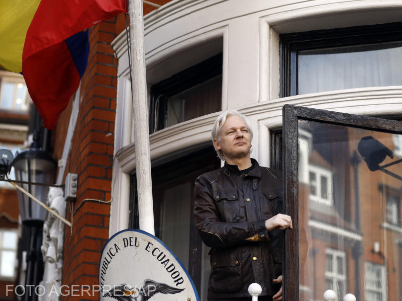 Julian Assange, in ambasada Ecuadorului de la Londra