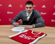 Razvan Marin a semnat cu Ajax