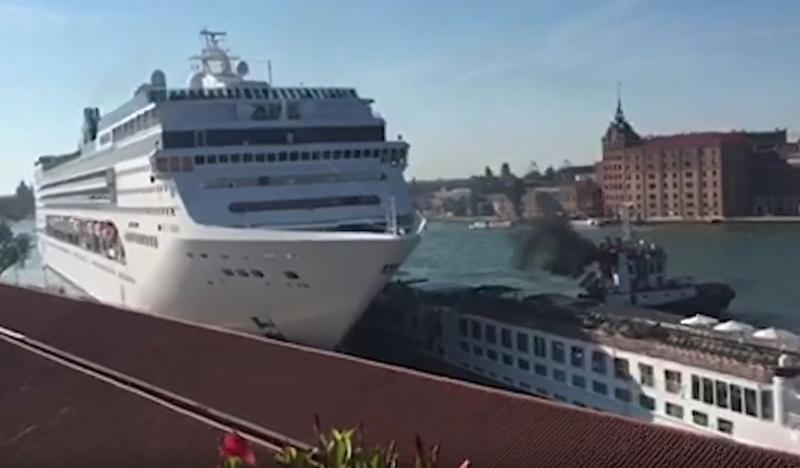 Sometimes Overlap tea VIDEO Veneția: Un vas de croazieră a intrat într-un vaporaș turistic, cel  puțin 5 oameni au fost răniți - HotNews.ro