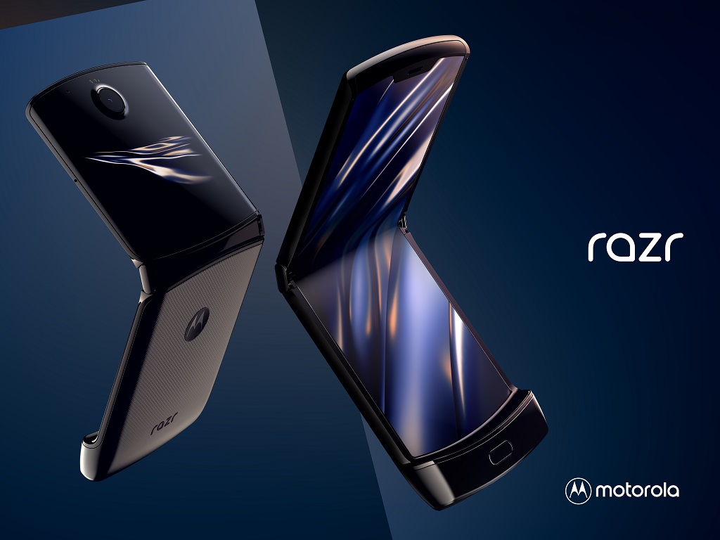 segment To block exaggerate VIDEO Motorola readuce pe piața RAZR, unul dintre cele mai populare  telefoane din anii 2000. Acum are ecran flexibil, rulează Android 9 și  costă 1700 de euro - HotNews.ro