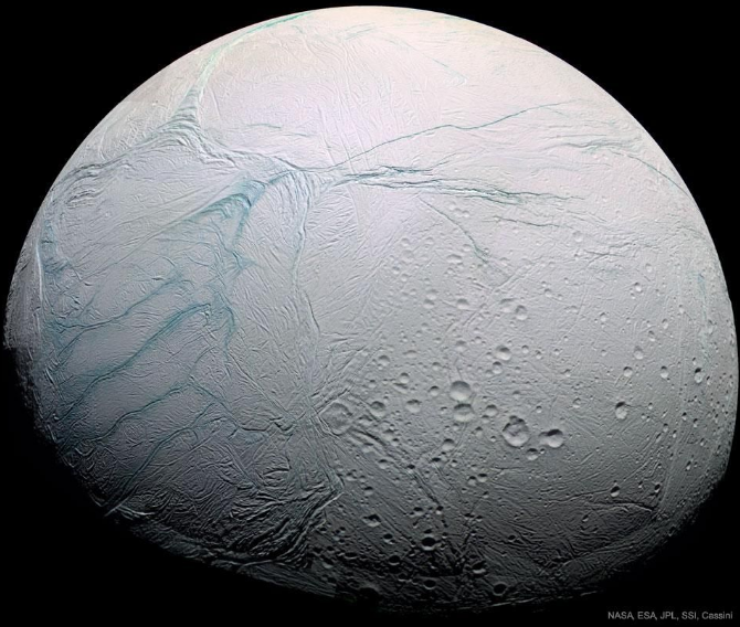 Enceladus, „luna” lui Saturn