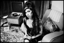 Amy Winehouse (facebook)