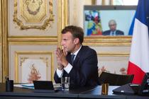 Emmanuel Macron in videoconferinta cu Vladimir Putin