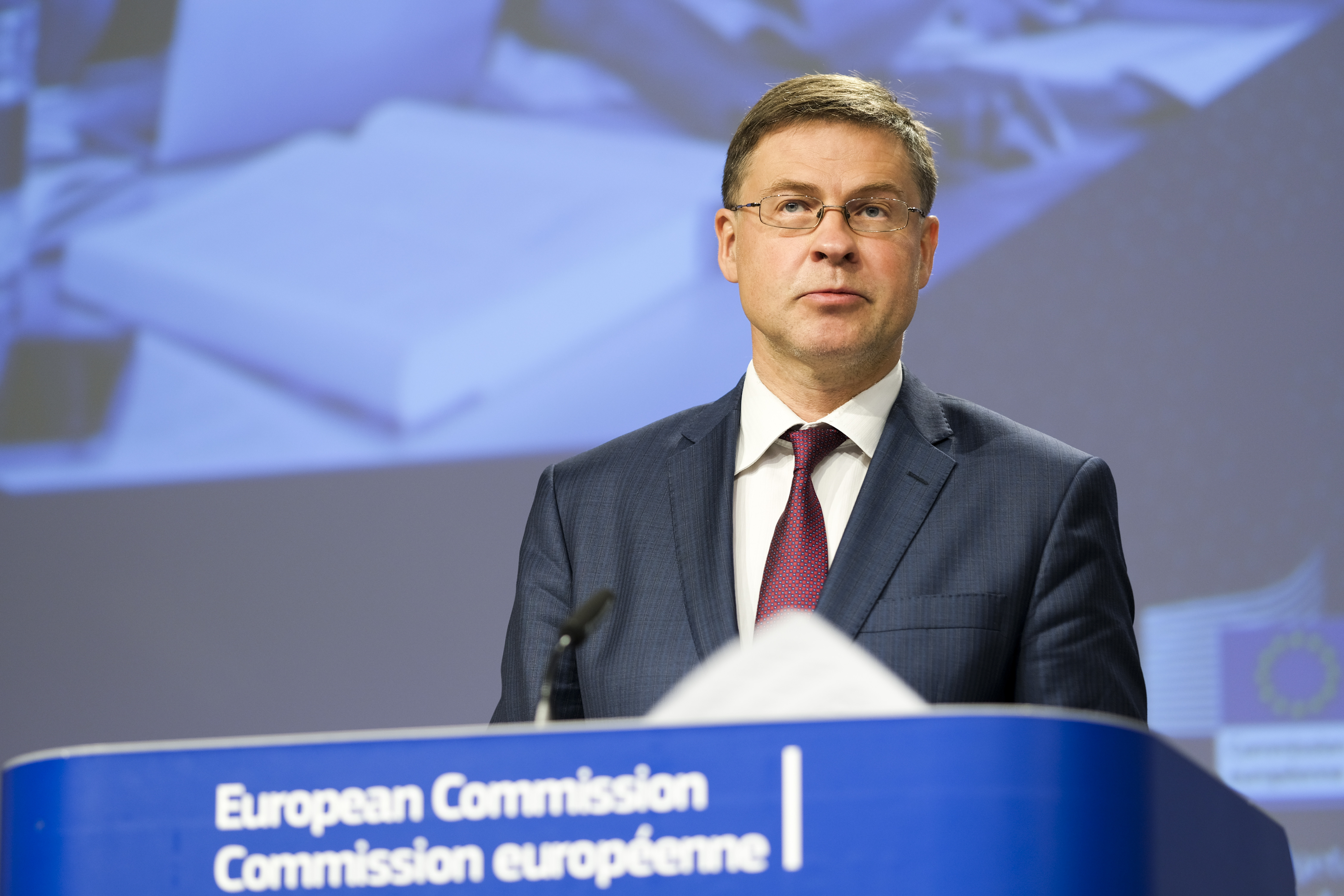 Comisia Europeană va căuta alternative dacă Ungaria continuă să blocheze ajutorul financiar pentru Ucraina, spune comisarul Dombrovskis