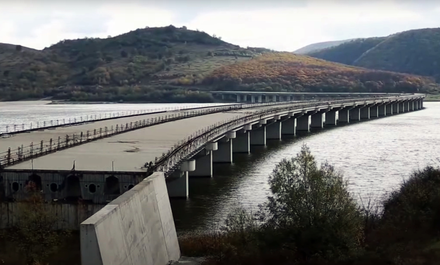 Tronsonul blestemat din Autostrada Transilvania: A fost contractat un constructor român care să finalizeze lotul construit deja pe jumătate de Bechtel