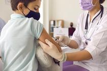 Copil vaccinat impotriva coronavirusului