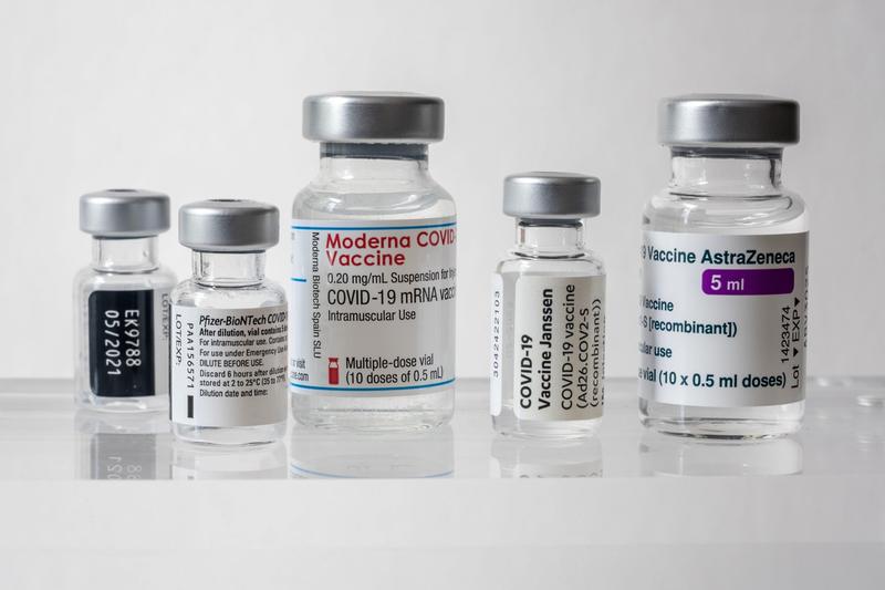 Vaccinuri Pfizer, Moderna, Astrazeneca si Janssen