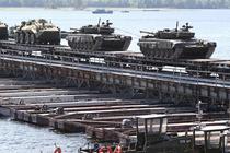 Tancuri rusesti desfasurate pentru un exercitiu militar