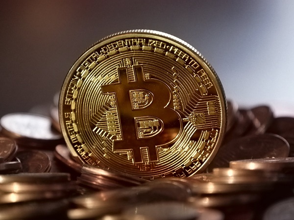 Merită să investești în bitcoin în 2021)