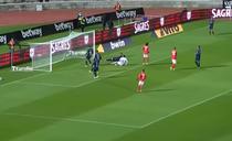 Balenenses in noua oameni primind gol de la Benfica