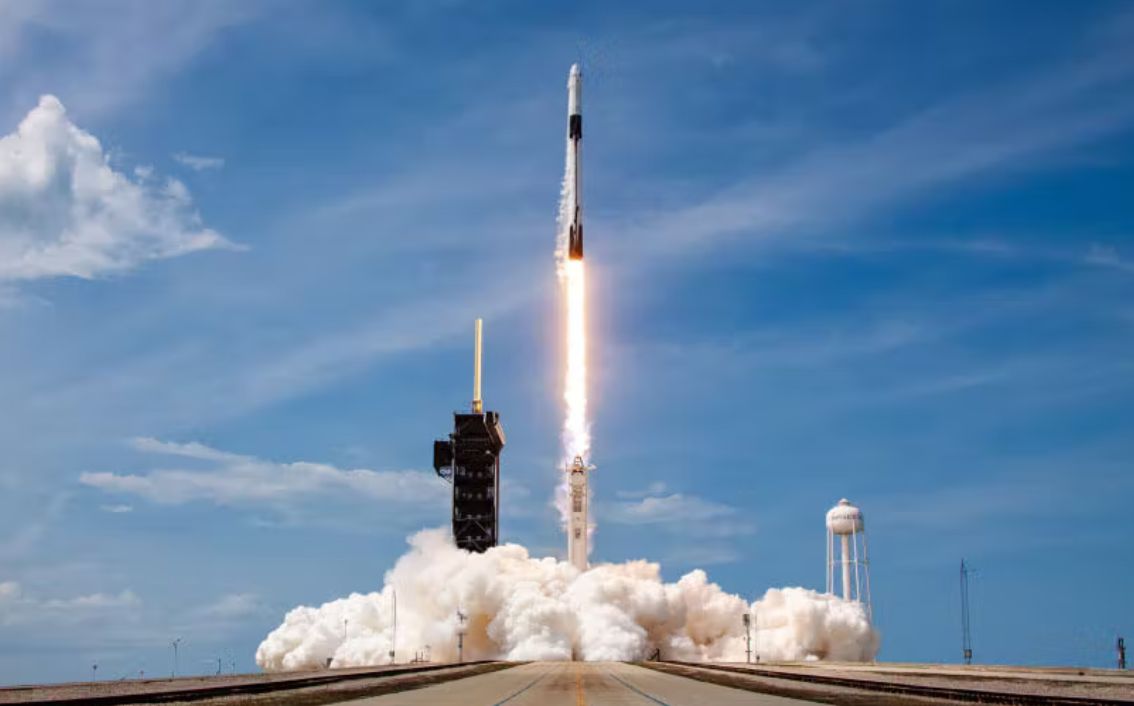 Racheta companiei americane SpaceX transportă pentru prima dată o