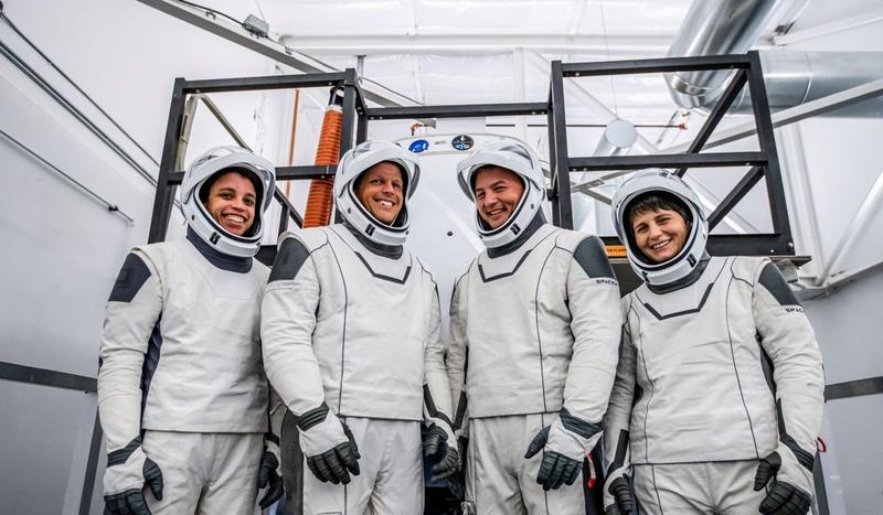 Echipajul de astronauti Crew 4