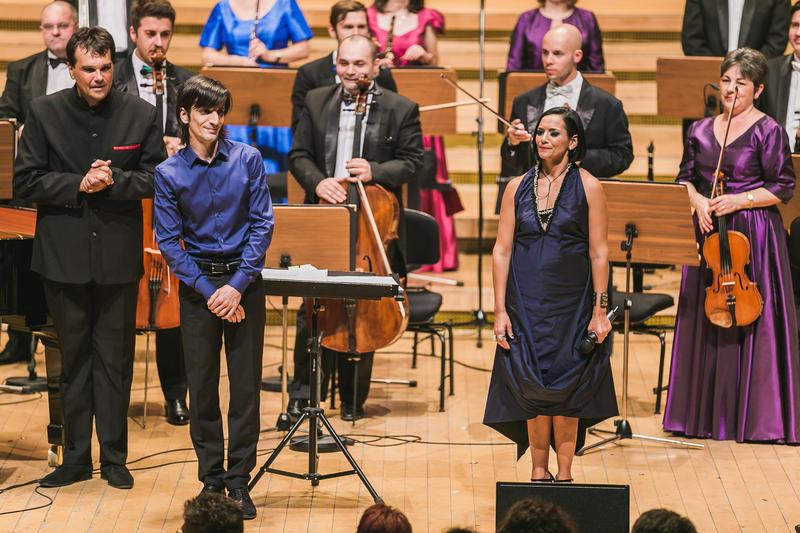 Mariano Castro & Analia Selis, junto a la Orquesta de Cámara Radio