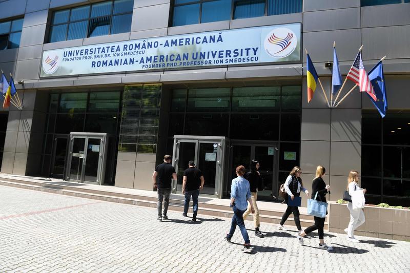75% dintre absolvenții Universității Româno-Americane (URA) ajung să profeseze în domeniul pentru care s-au pregătit