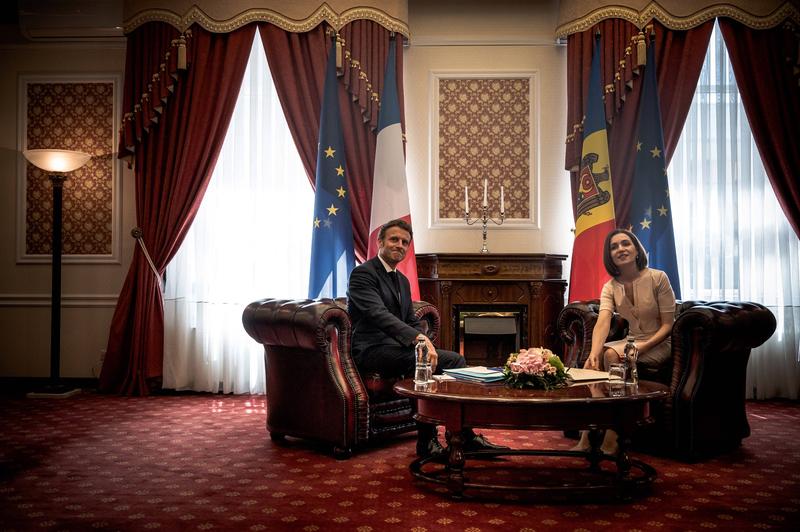 Președintele francez Emmanuel Macron a fost primit de președintele moldovean Maia Sandu