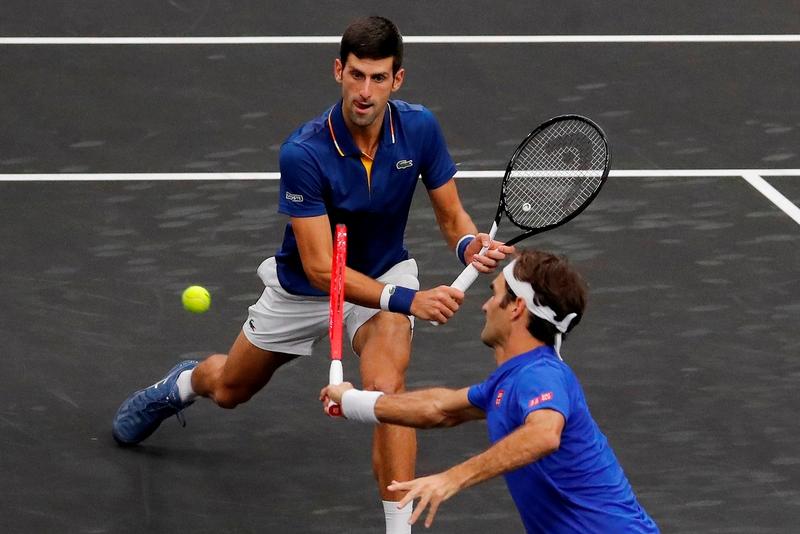 Novak Djokovic si Roger Federer