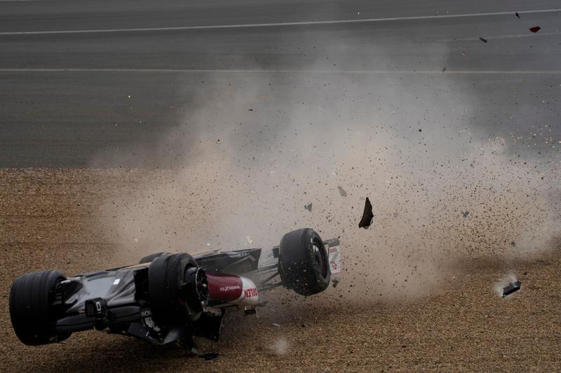 Zhou Guanyu, accident teribil la Silverstone