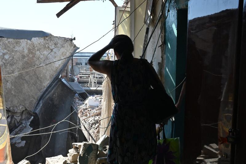 Război în Ucraina: Clădiri rezidențiale din orașul Harkov distruse de atacuri cu rachetă rusești