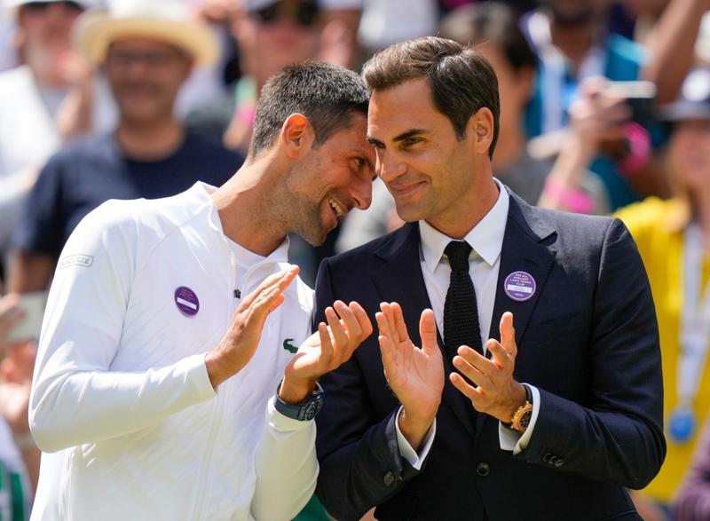Novak Djokovic si Roger Federer