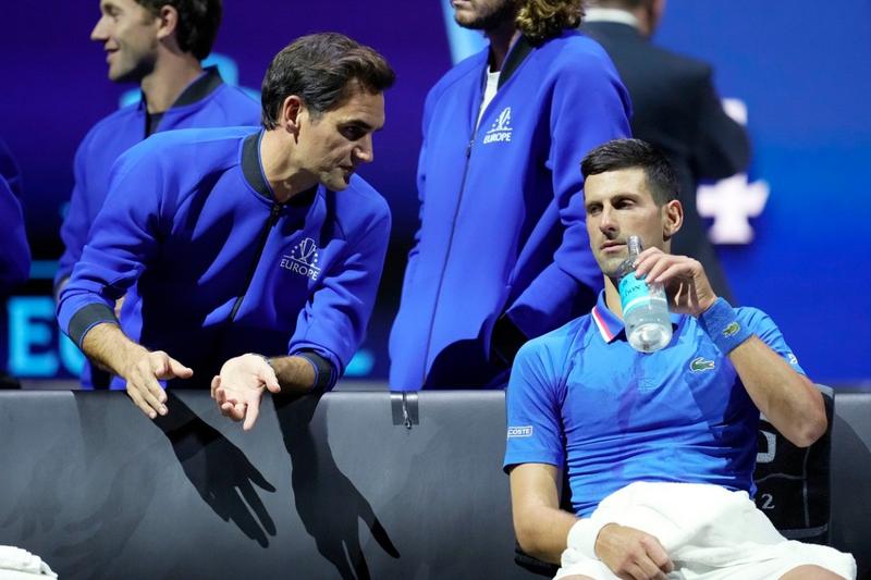 Roger Federer si Novak Djokovic
